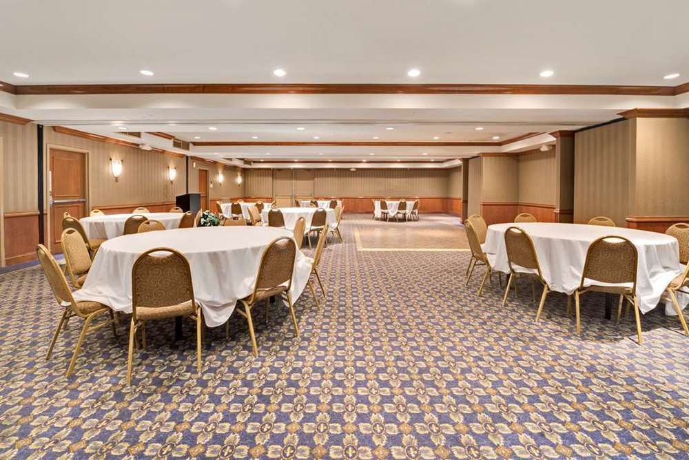 Clarion Hotel Park Central Ντάλλας Ανέσεις φωτογραφία